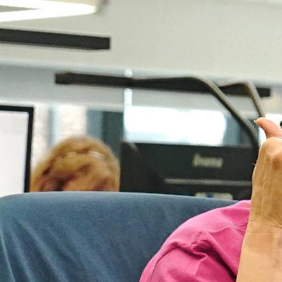 perry-in-clearing-call-centre
