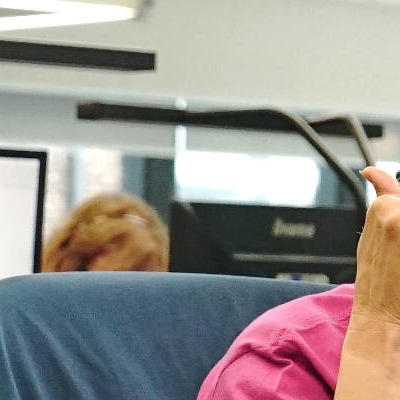 perry-in-clearing-call-centre