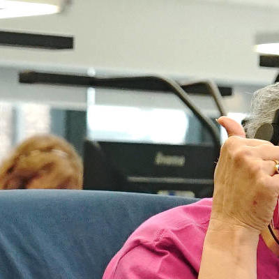 perry-in-clearing-call-centre