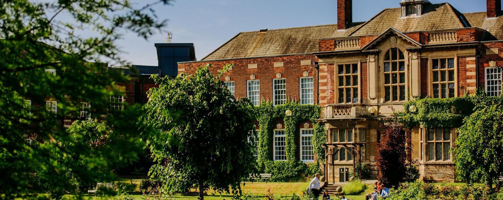 Derwent Building Hull University Business School Exterior