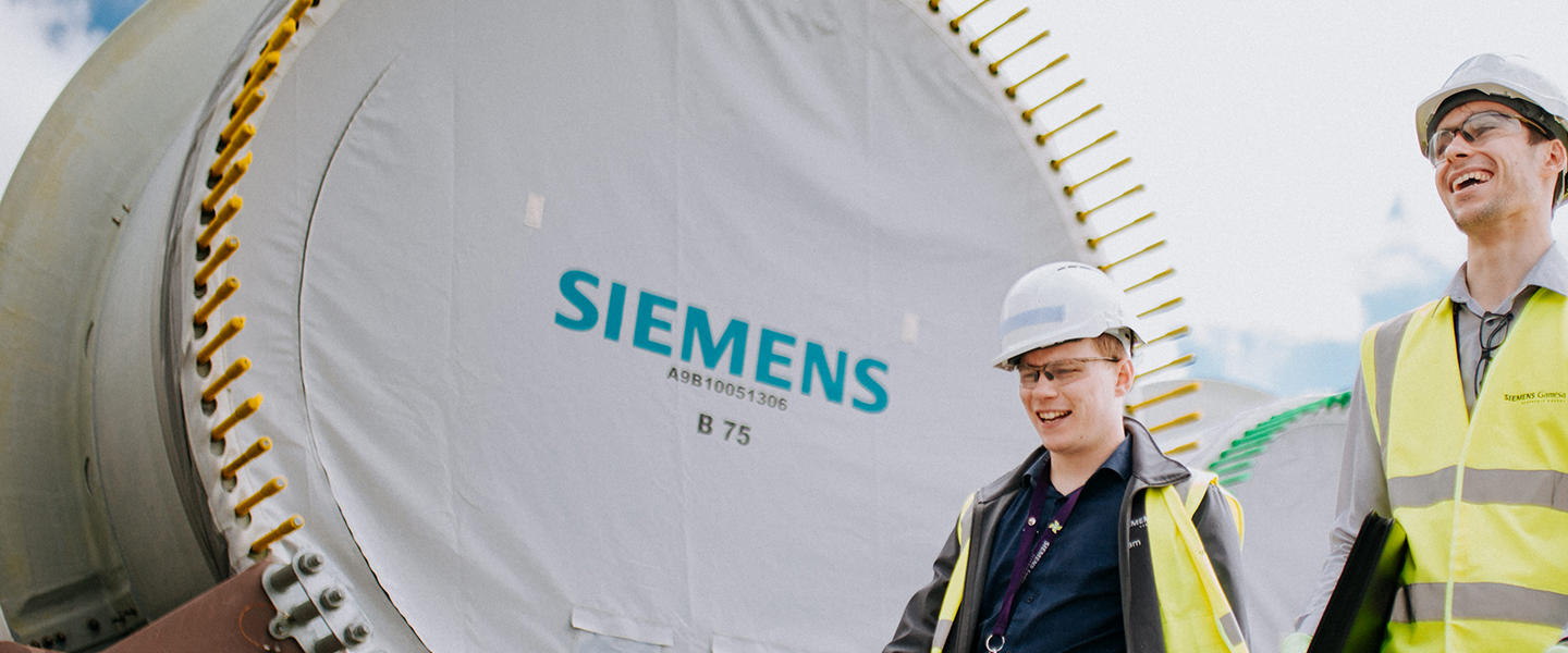 HUBS Josh Morablanco and Sam Fenton at Siemens Gamesa 03