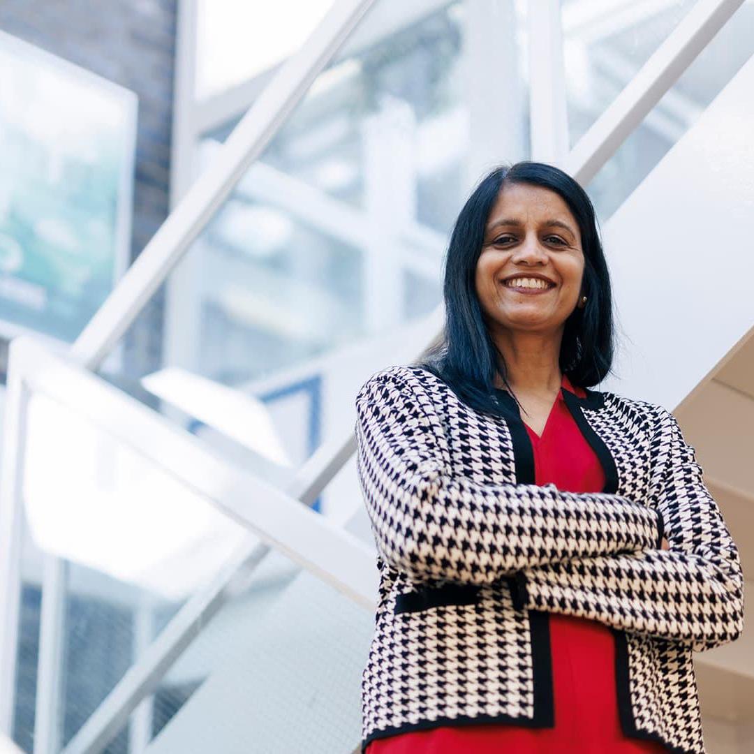 Dr Makani Purva