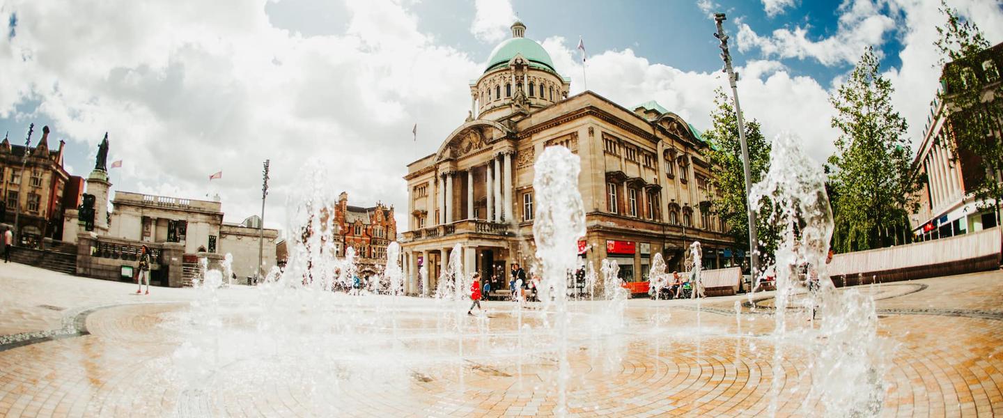 Queen Victoria Square and Hull City Hall