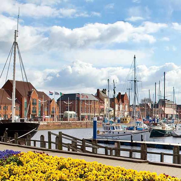 hull marina