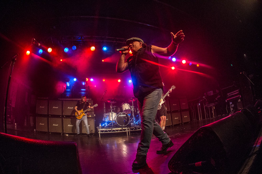 ACDC tribute act - singer walking across stage