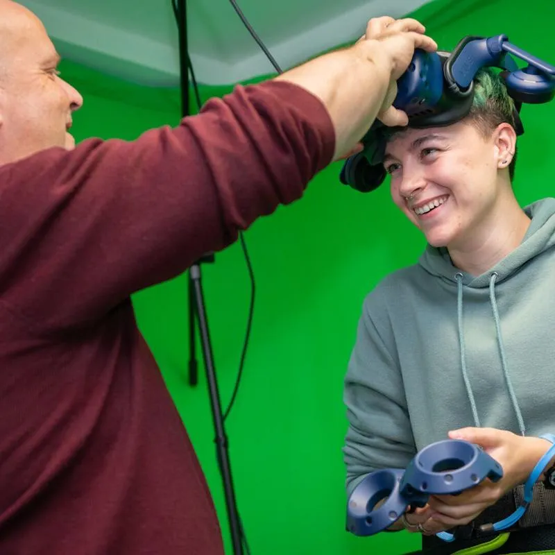 Web Full Screen-FACE - Digital Design VR Studio - Jason Hayhurst Teaching - UNI_0057