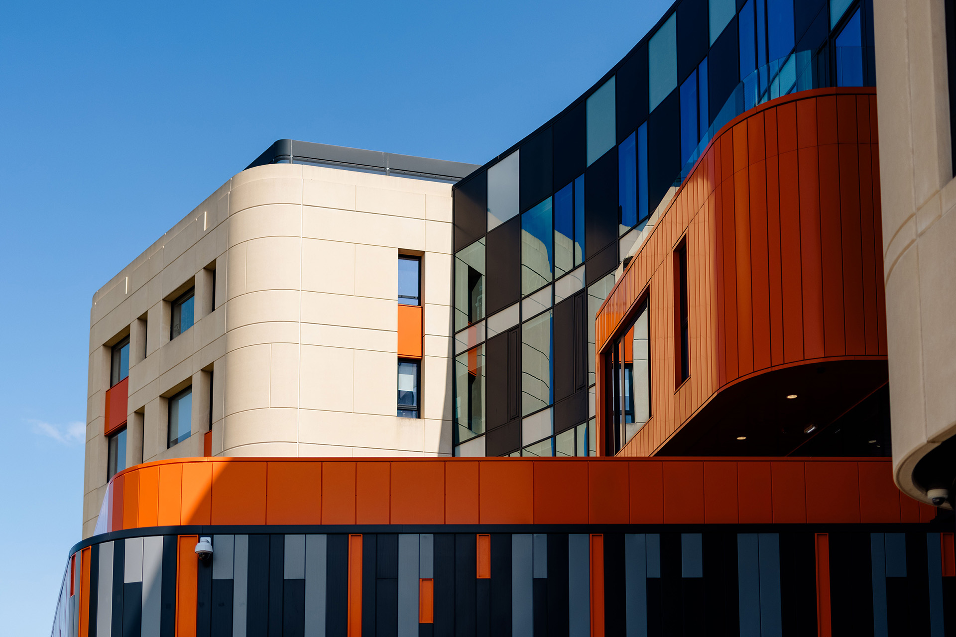 The exterior of modern Allam Medical buidling