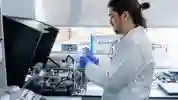 Biomedical Sciences student in the Allam Building Lab at the University of Hull