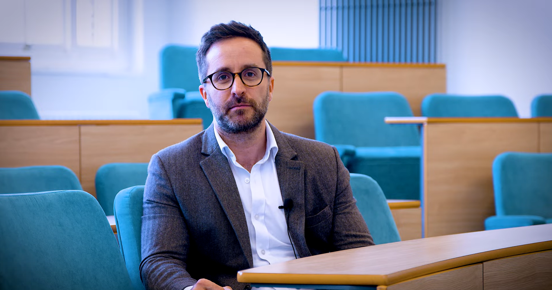 Dr Tom Hoyland
