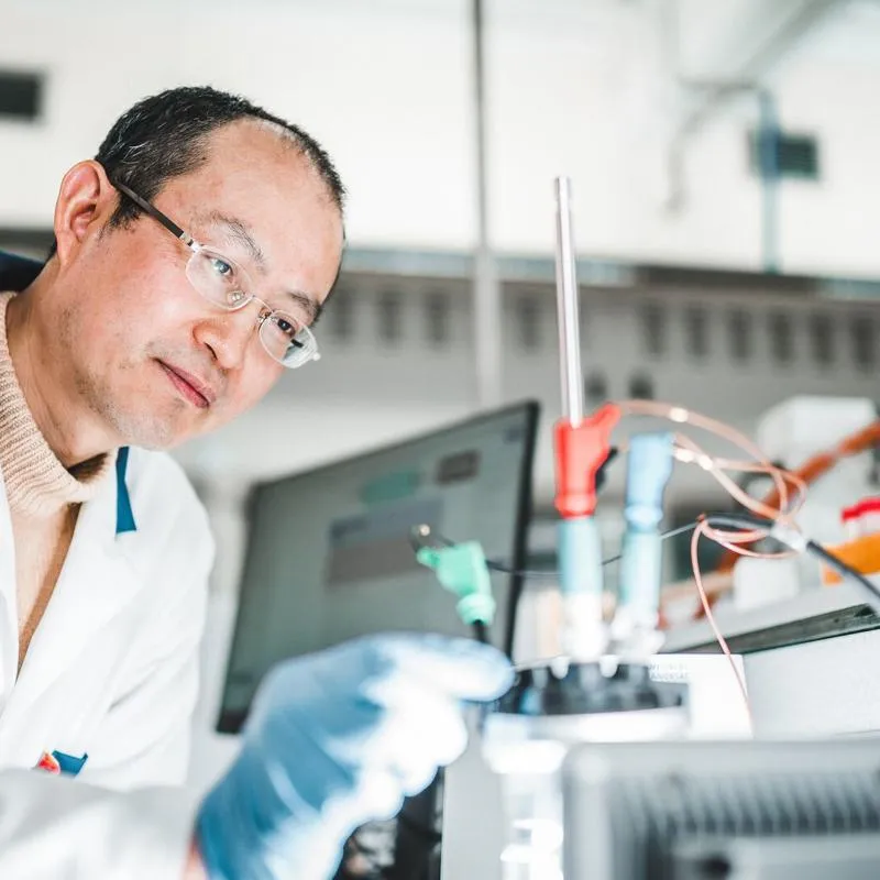 Researcher in chemistry lab