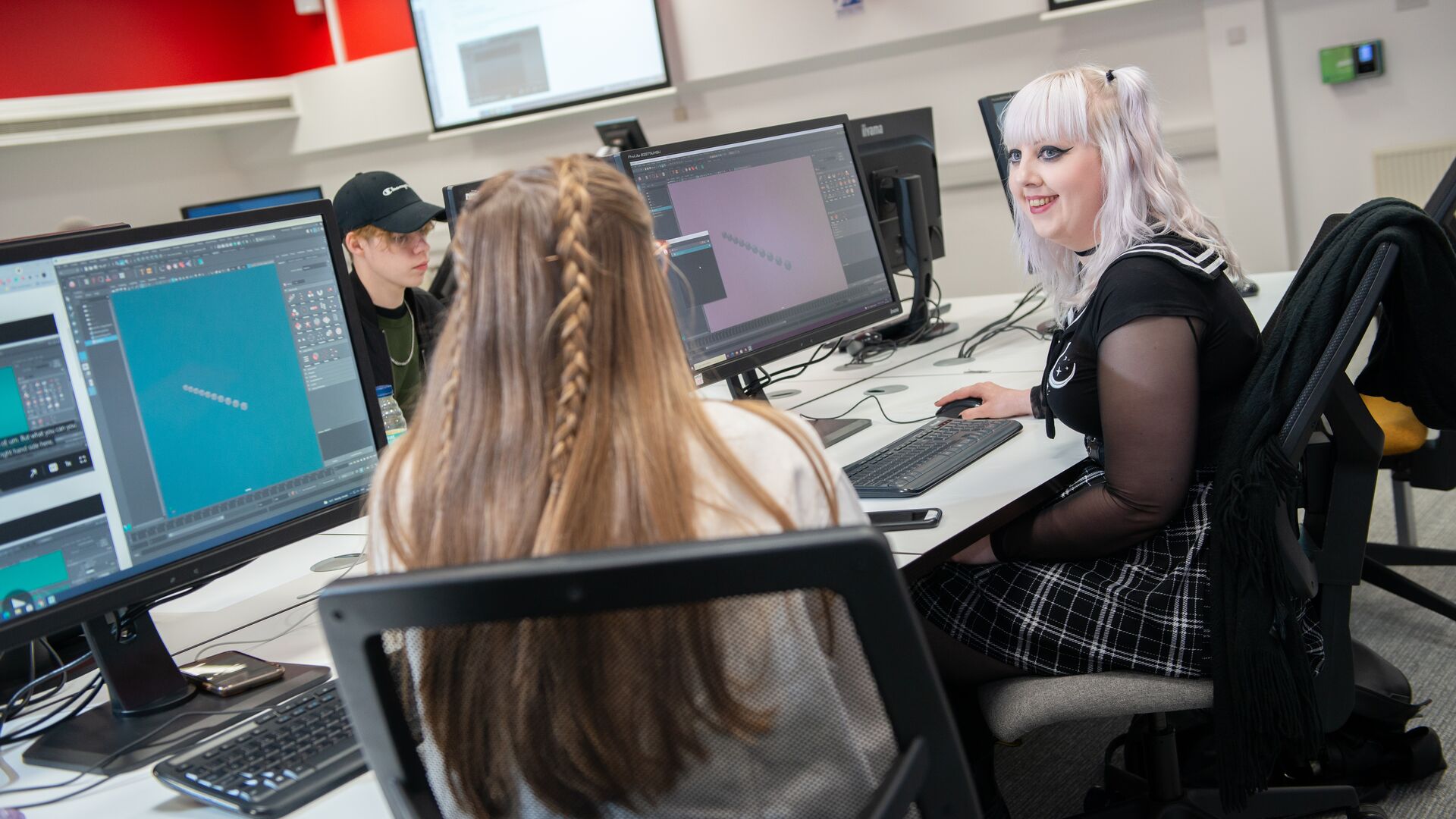 Students in the Digital Design Computer Lab at the University of Hull