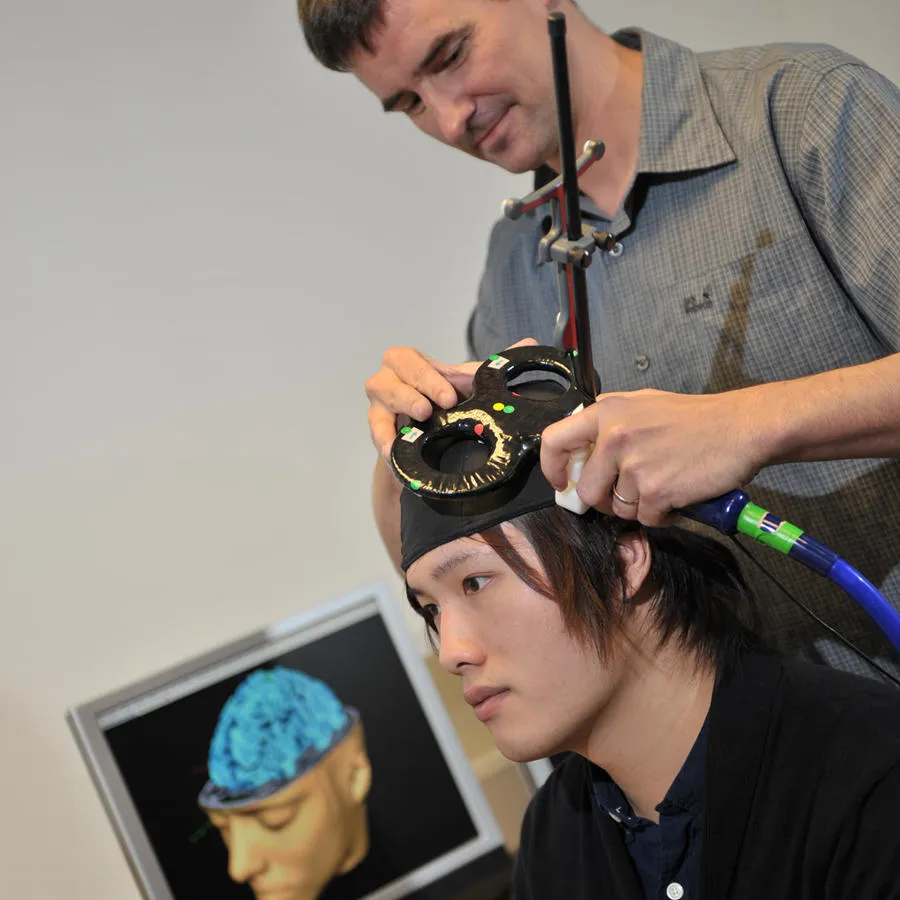 Brain Activity Testing - Psychology at the University of Hull