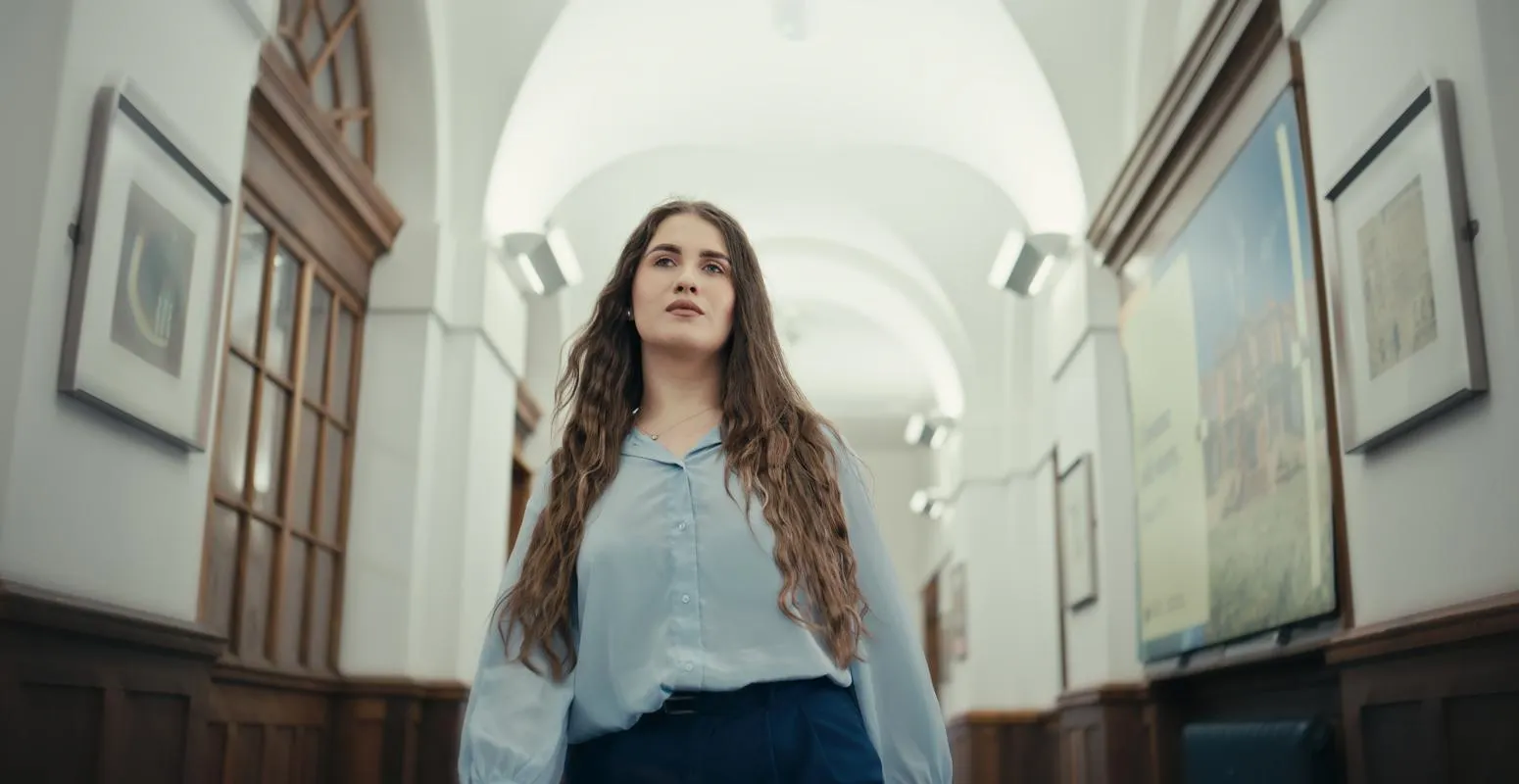 Foundation year student Ramona walking through the corridors at the University of Hull
