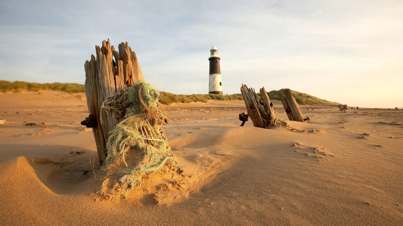 Spurn Point Lighthouse and Beach