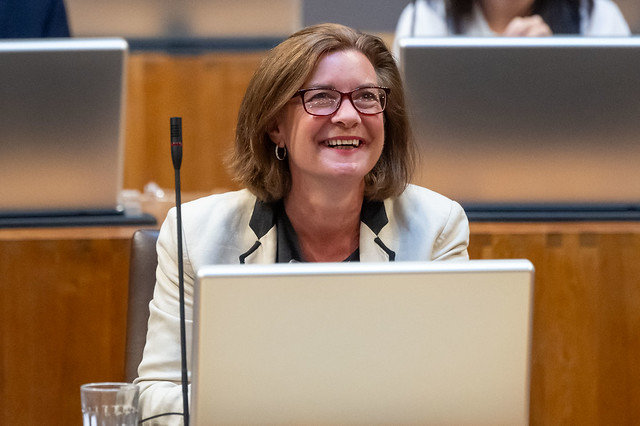Eluned graduated with a BA in European Studies in 1990. Eluned Morgan smiling