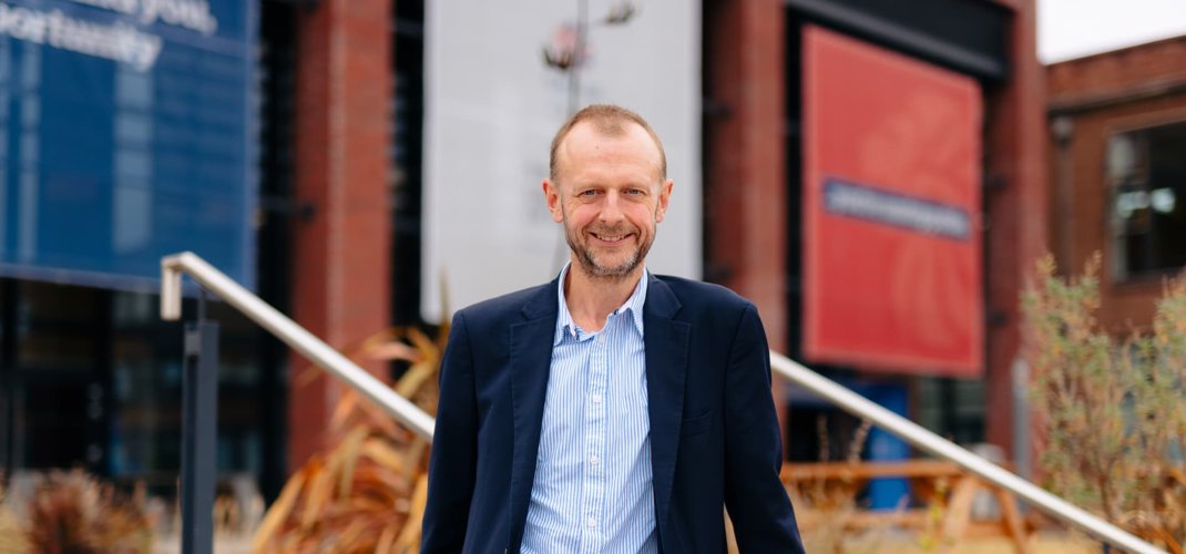 Professor Dave Petley, Vice-Chancellor of the University of Hull Professor Dave Petley, stood in front of Brynmor Jones Library