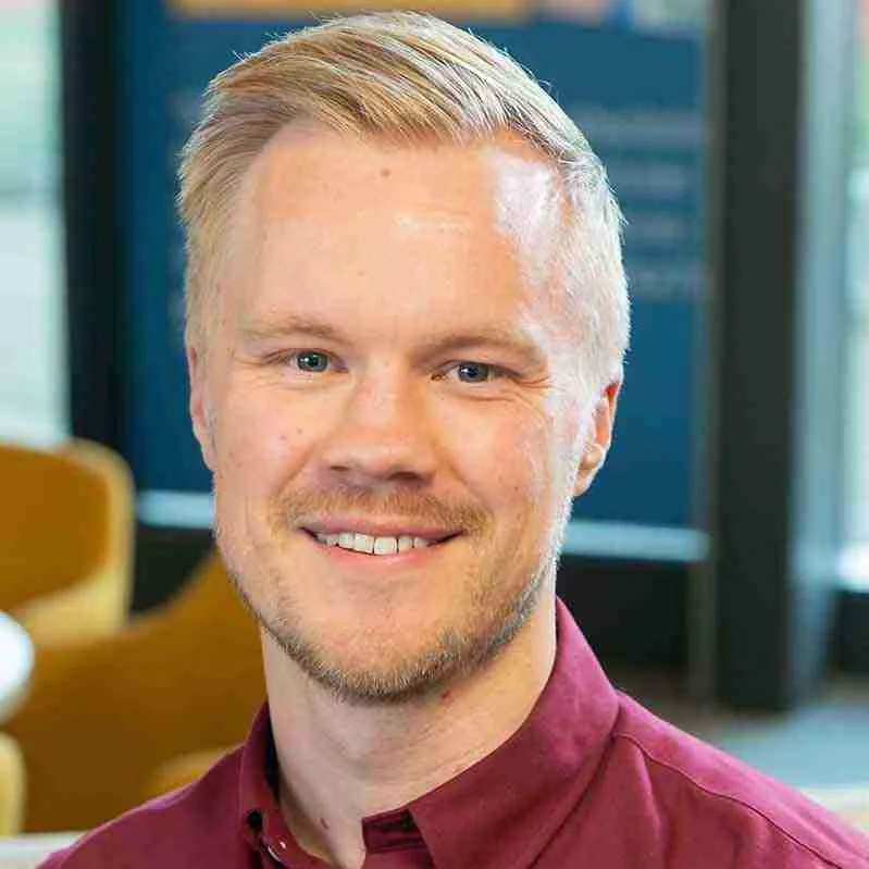 Dr Chris Wilcox