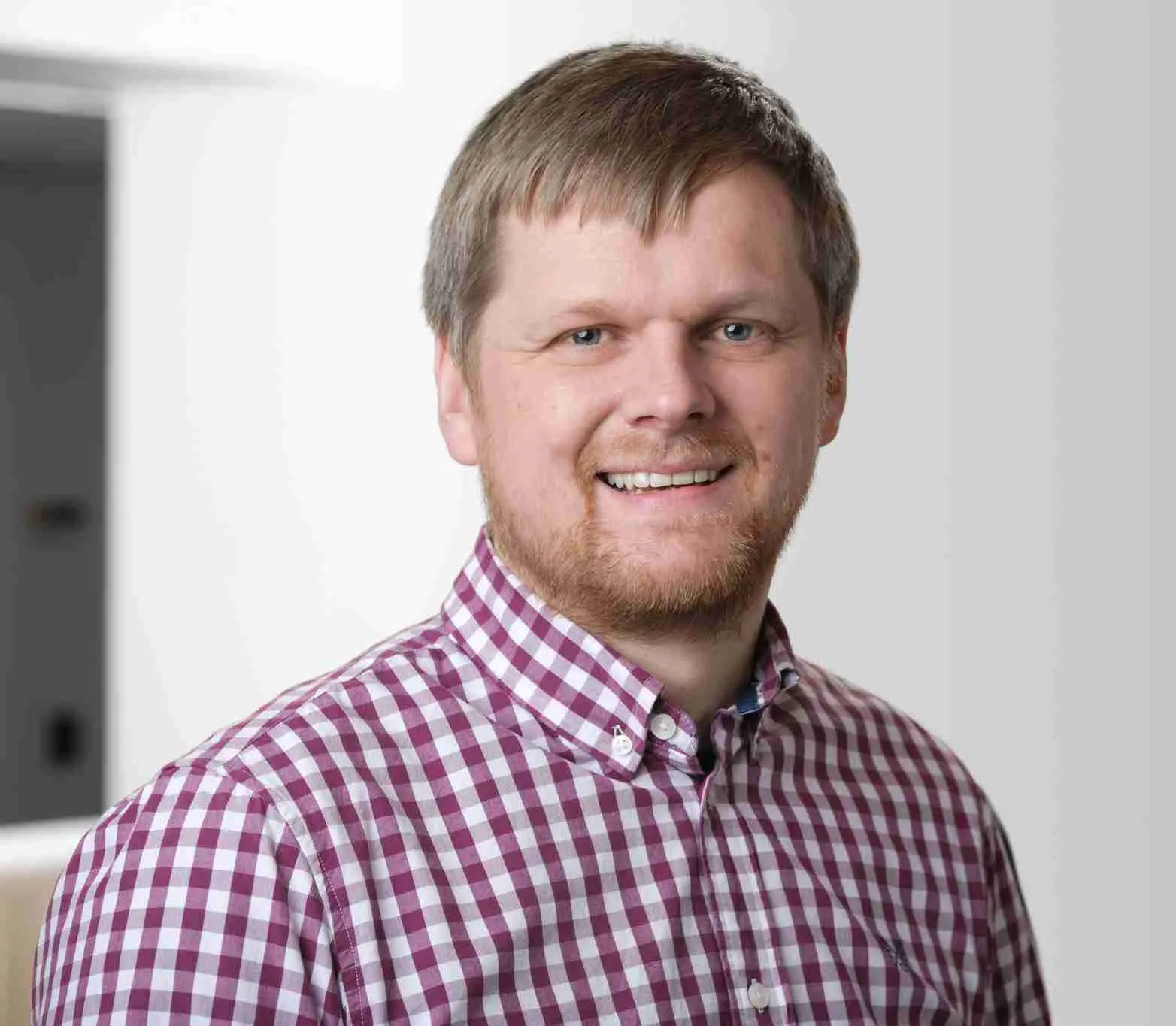 Dr Christopher McLaren-Towlson