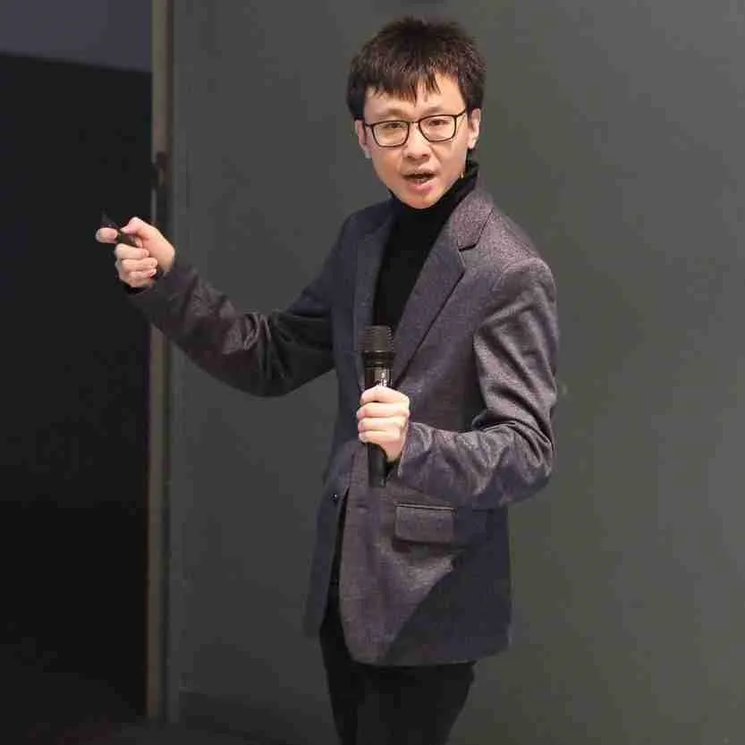 Dr Kenneth Y. Wertheim