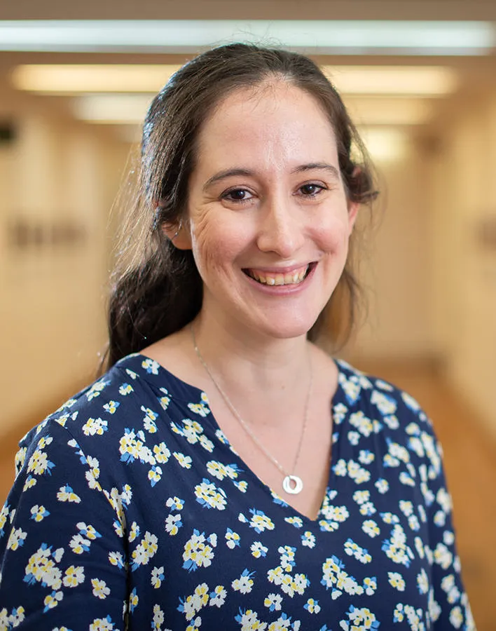 Portrait of Dr Hannah Worthen