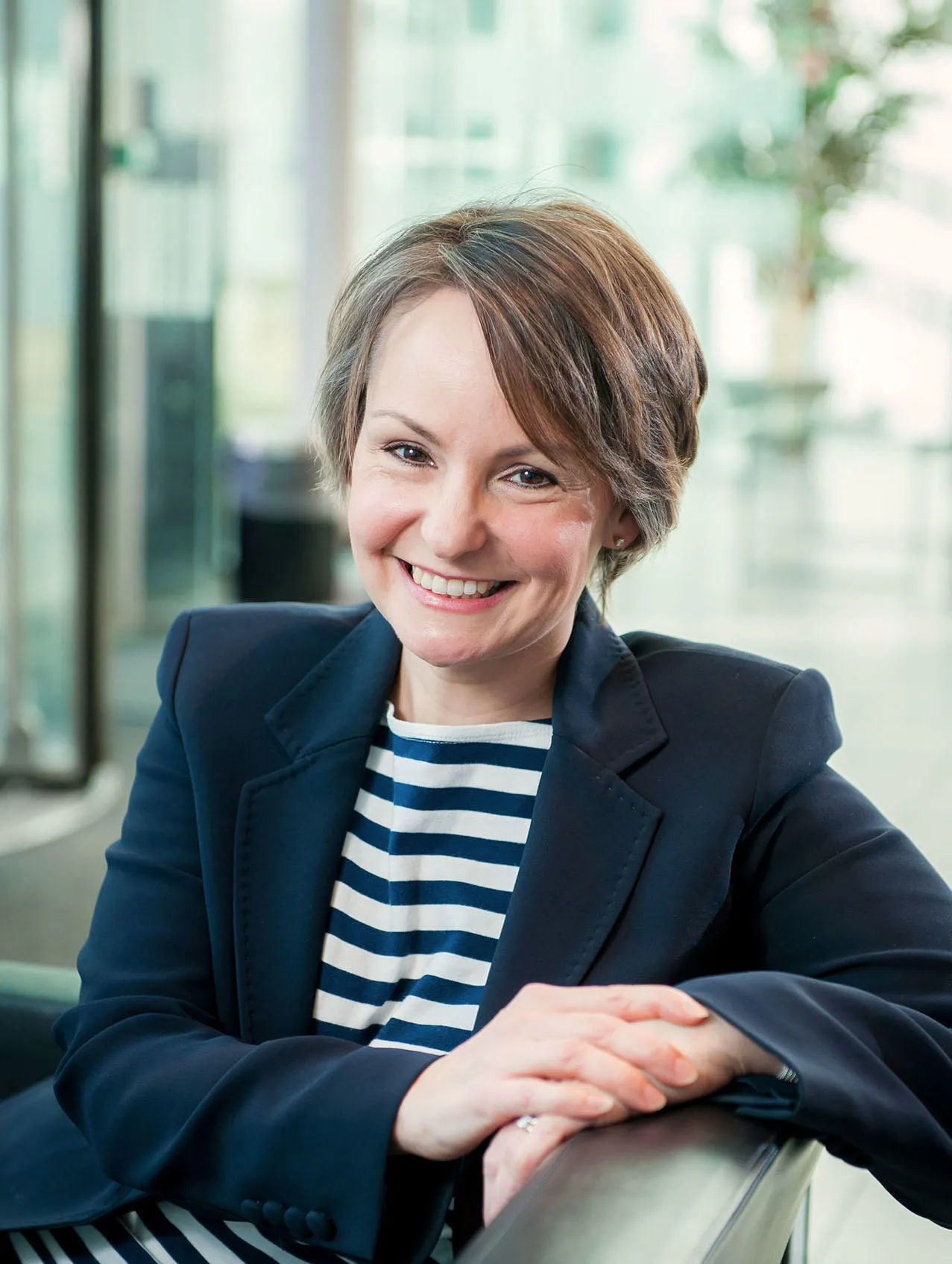 Dr Fiona Earle