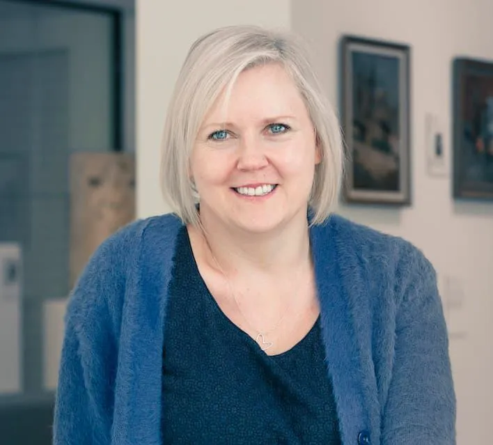 Professor Lisa Jones