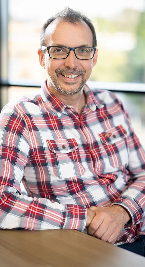 Prof Stuart McLelland