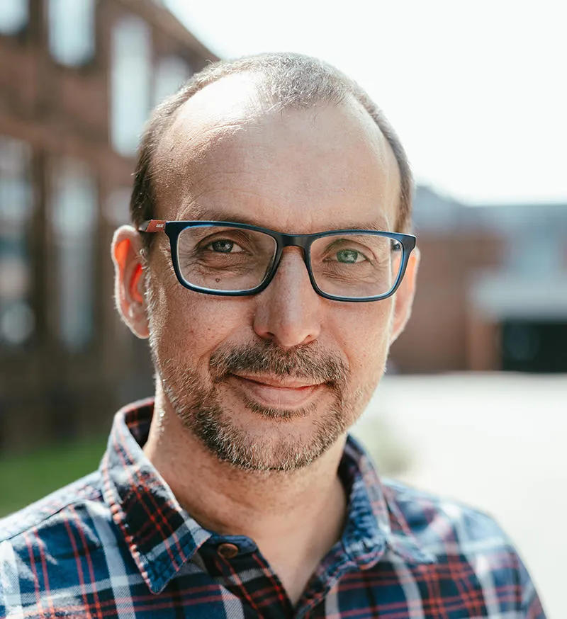 Prof Stuart McLelland