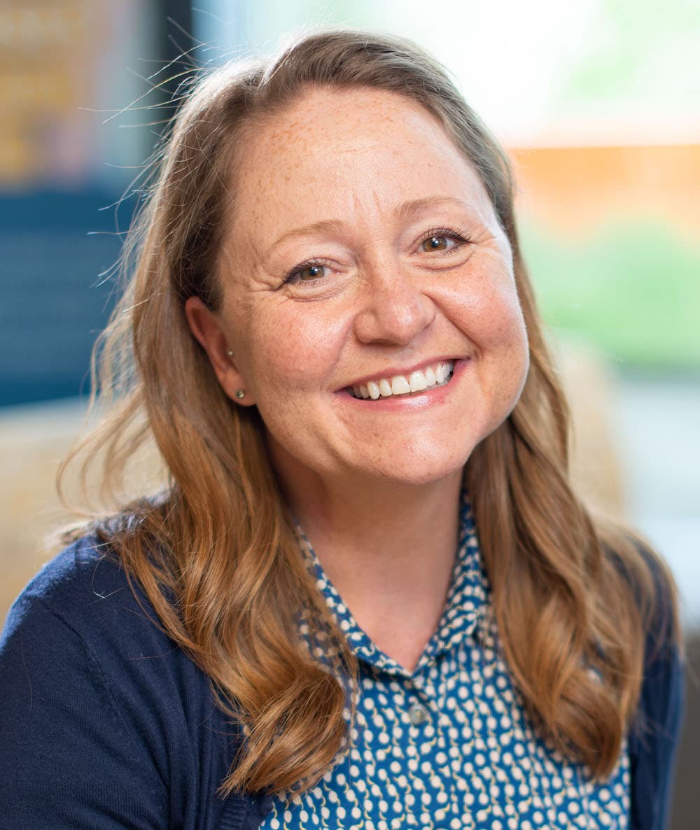 Dr Helen Sisson