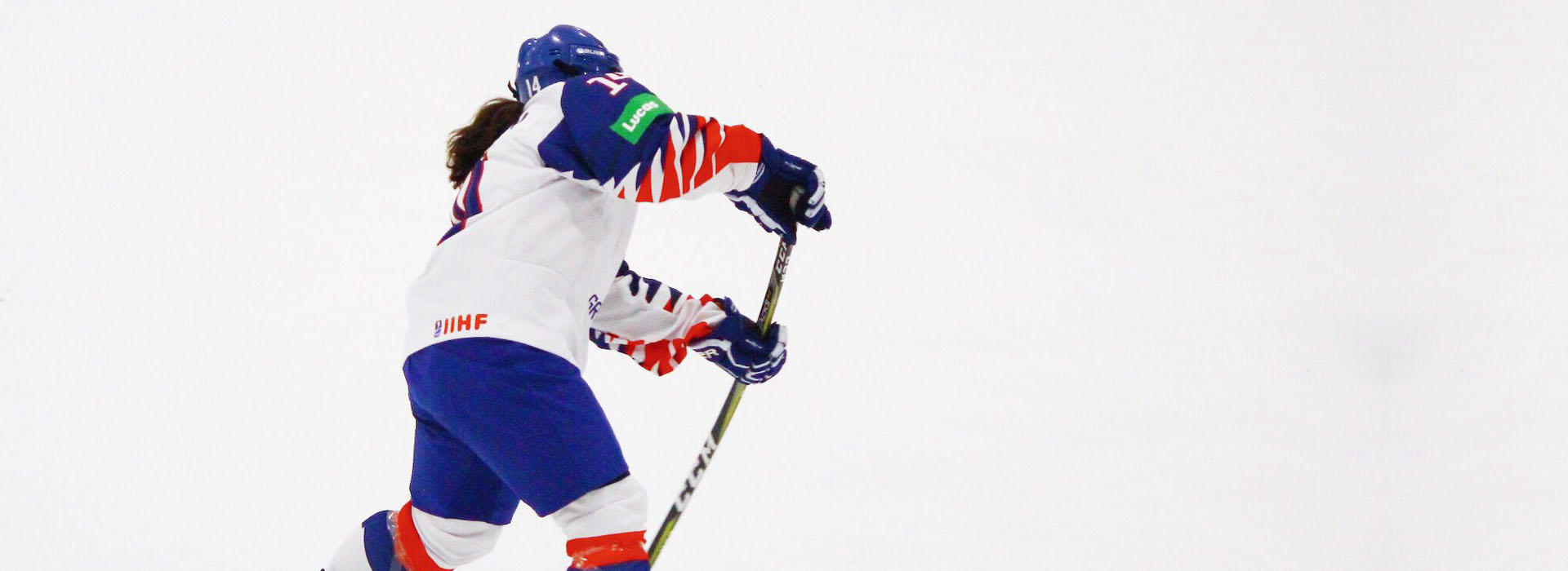 Hull medical student Kathryn Marsden playing hockey