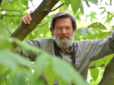 Renowned conservationist returns to region to share knowledge with Hull University Business School students
