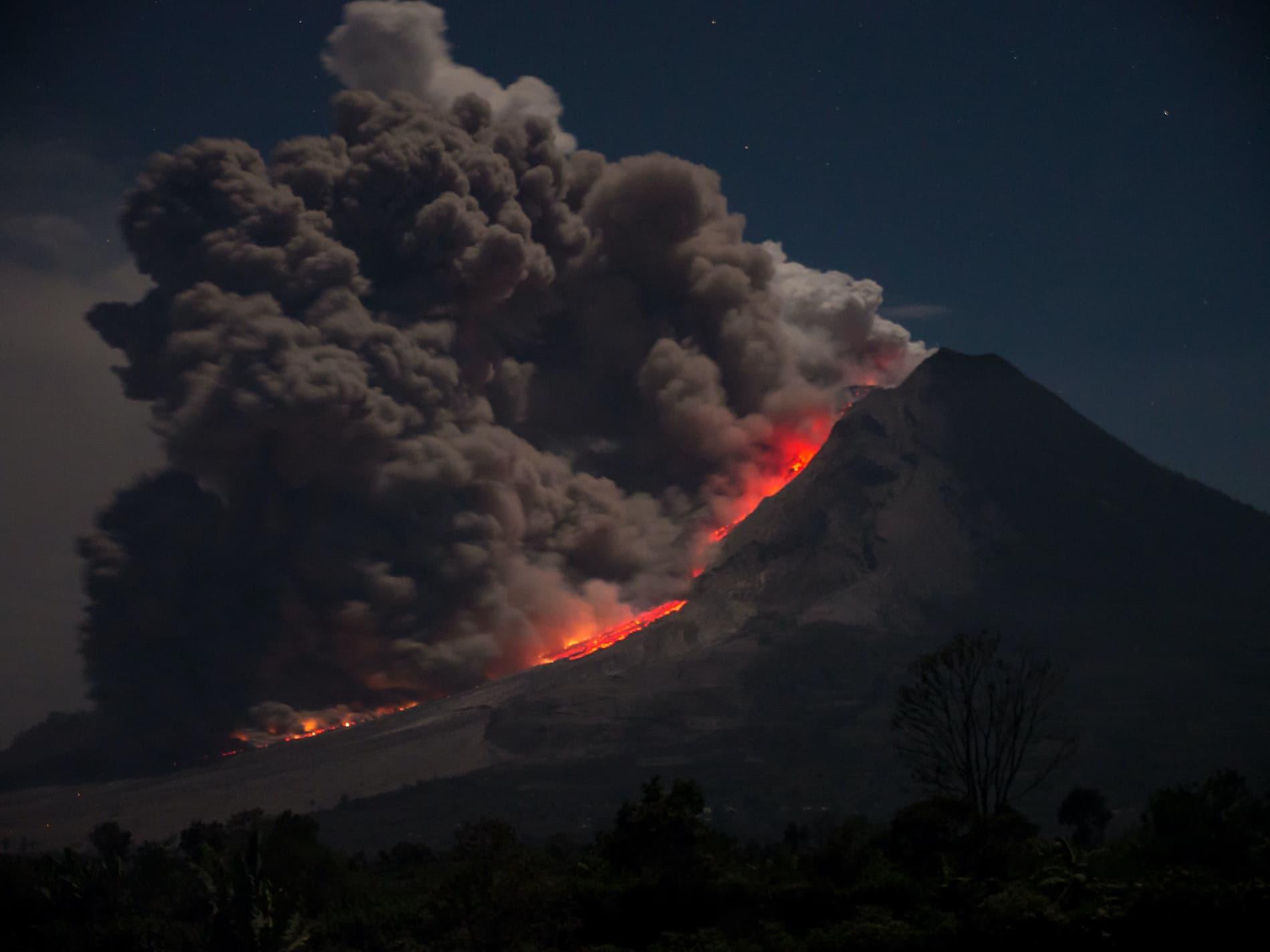 Volcano errupting