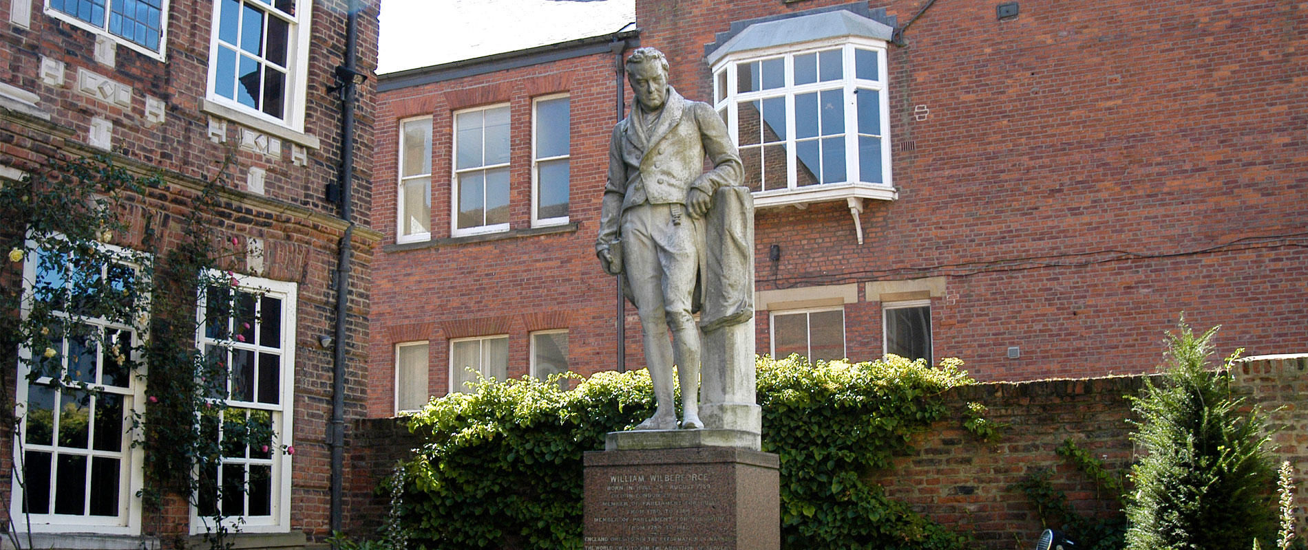 Wilberforce-Statue-01