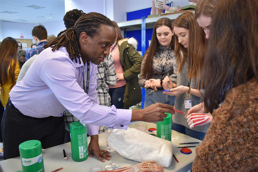 Y12 students in anatomy lesson with hull york medical school