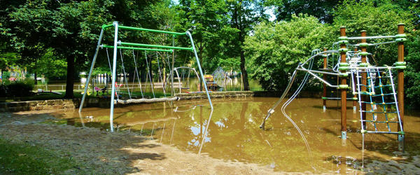 EEI-Help-Flood-Bernd-Gross-Wikimedia-Commons