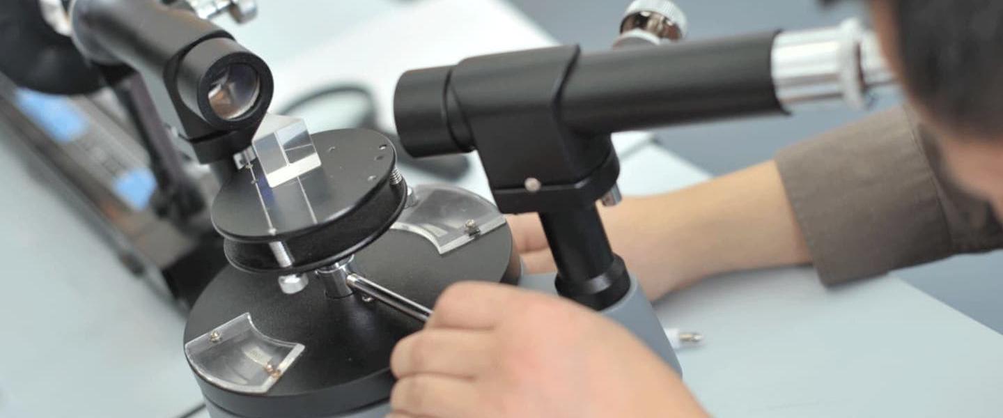 Microscope