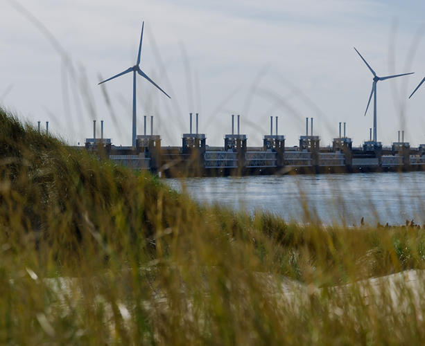 oosterschelde-flood-barrier-wind-turbine-victor-vcGXAqPth6o-unsplash-web